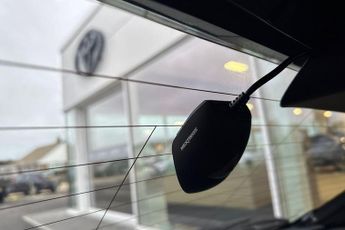 Toyota Yaris 1.5 VVT-h Design E-CVT Euro 6 (s/s) 5dr