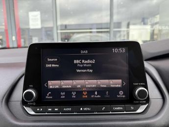 Nissan Qashqai 1.3 DIG-T (158ps) Acenta Premium [Glass Roof]