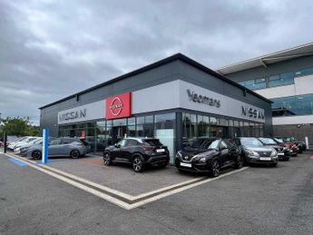 Nissan Qashqai 1.3 DIG-T (158ps) Acenta Premium [Glass Roof]