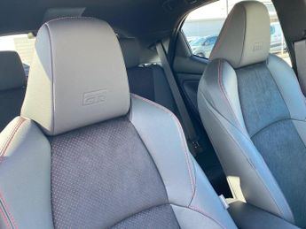 Toyota Yaris 1.5 VVT-h GR SPORT E-CVT Euro 6 (s/s) 5dr