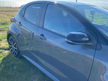 Toyota Yaris 1.5 VVT-h GR SPORT E-CVT Euro 6 (s/s) 5dr