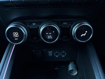 Renault Clio 1.6 E-TECH Hybrid 140 RS Line 5dr Auto