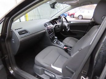 Volkswagen Golf 99kW e-Golf 35kWh 5dr Auto