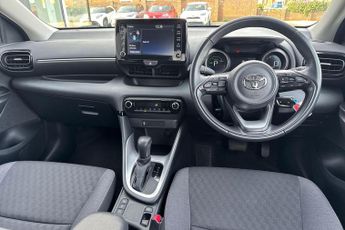 Toyota Yaris 1.5 VVT-h Design Hatchback 5dr Petrol Hybrid E-CVT Euro 6 (s/s) 