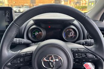 Toyota Yaris 1.5 VVT-h Design Hatchback 5dr Petrol Hybrid E-CVT Euro 6 (s/s) 