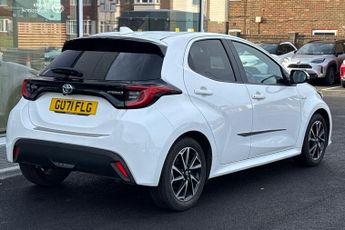 Toyota Yaris 1.5 VVT-h Design Hatchback 5dr Petrol Hybrid E-CVT Euro 6 (s/s) 