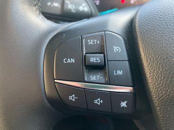 Ford Focus 1.0 EcoBoost Hybrid mHEV Titanium 5dr Auto