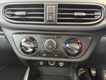 Hyundai i10 1.2 Advance 5dr Auto