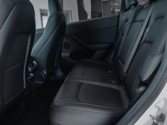 Tesla Model Y Long Range AWD 5dr Auto