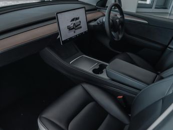 Tesla Model Y Long Range AWD 5dr Auto
