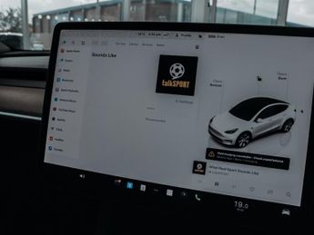 Tesla Model Y Long Range AWD 5dr Auto