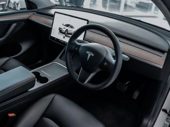 Tesla Model Y Long Range AWD 5dr Auto