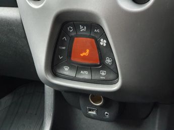 Toyota AYGO 1.0 VVT-i X-Clusiv 5dr x-shift