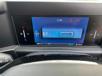 Ford Transit Custom 320 SWB Trend 65kWh 100kw / 136PS RWD Auto