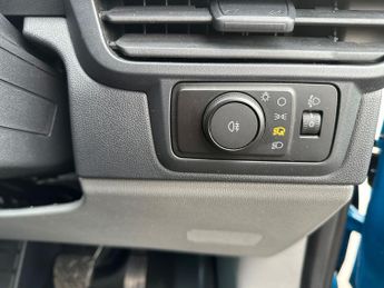 Ford Transit Custom 320 SWB Trend 65kWh 100kw / 136PS RWD Auto