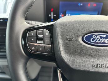 Ford Transit Custom 320 SWB Trend 65kWh 100kw / 136PS RWD Auto