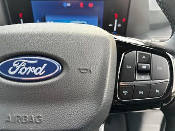 Ford Transit Custom 320 SWB Trend 65kWh 100kw / 136PS RWD Auto