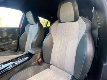 Peugeot 2008 50kWh GT Premium Auto 5dr