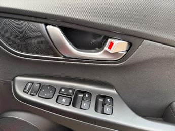 Hyundai Kona 5Dr Ultimate 1.6 GDi Hybrid Auto