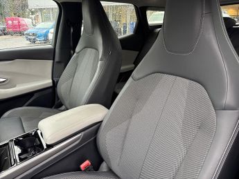 Ford Explorer 5Dr Select Extended Range 2WD Auto