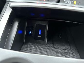 Hyundai Kona 5Dr Premium 150kW 64KWh Auto