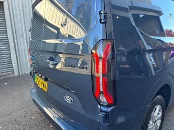 Ford Transit Custom 320 SWB Limited 65kWh 100kw / 136PS Auto