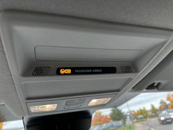 Ford Transit Custom 320 SWB Limited 65kWh 100kw / 136PS Auto