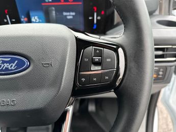 Ford Transit Custom 320 SWB Limited 65kWh 100kw / 136PS Auto