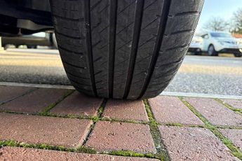 Nissan Juke 1.0 DIG-T (117ps) N-Connecta