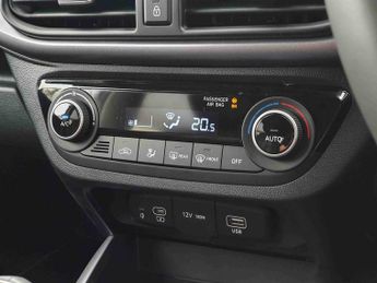 Hyundai i10 1.0 [63] Premium 5dr Auto [Nav]