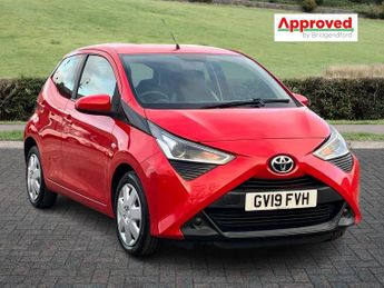 Toyota AYGO 1.0 VVT-i X-Play 5dr x-shift