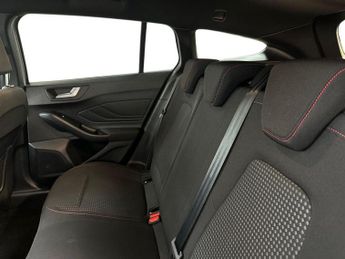 Ford Focus Estate ST-Line 1.0 MHEV 155PS Auto