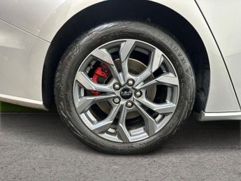 Ford Focus Estate ST-Line 1.0 MHEV 155PS Auto