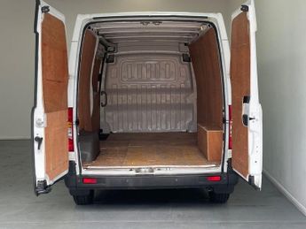 LDV V80 92kW Medium Roof Van Auto 56kWh