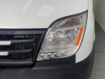 LDV V80 92kW Medium Roof Van Auto 56kWh