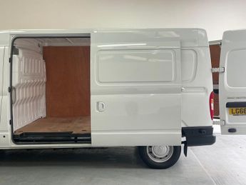 LDV V80 92kW Medium Roof Van Auto 56kWh