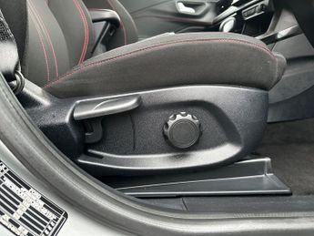 Ford Puma 5Dr ST-Line 1.0 MHEV 125PS Auto