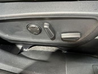 Ford Kuga 5Dr ST-Line X 2.5 FHEV 180PS 2WD Auto