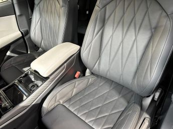 Ford Explorer 5Dr Premium Extended Range 2WD Auto