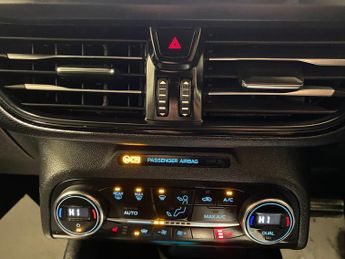 Ford Focus 1.5 Turbo EcoBoost (182PS) 8 spd Automatic ST-Line X 5dr.