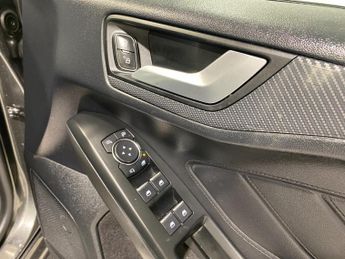 Ford Focus 1.5 Turbo EcoBoost (182PS) 8 spd Automatic ST-Line X 5dr.