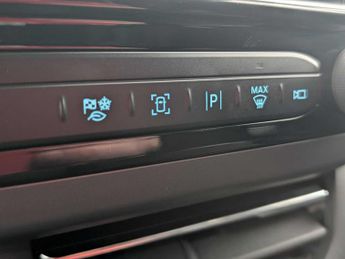 Ford Tourneo Custom Titanium X 65kWh 160kw / 218PS 1 Speed Automatic Bus M1 RWD 340 