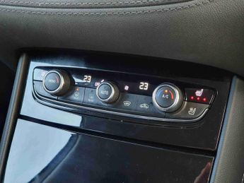 Vauxhall Grandland X 1.6 Hybrid4 300 Ultimate Nav 5dr Auto