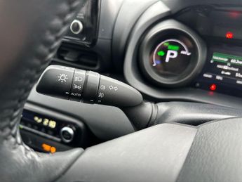 Toyota Yaris 5Dr Design 1.5 Hybrid Auto