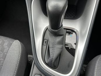 Toyota Yaris 5Dr Design 1.5 Hybrid Auto