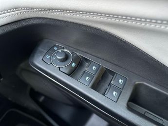 Ford Puma Gen-E 5Dr Select Standard Range Auto