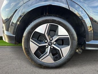 Ford Puma Gen-E 5Dr Select Standard Range Auto