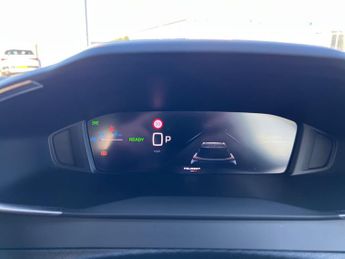 Peugeot 2008 5Dr Allure 100kW 50kWh Auto