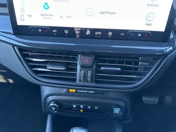 Ford Focus Estate ST-Line 1.0 MHEV 155PS Auto