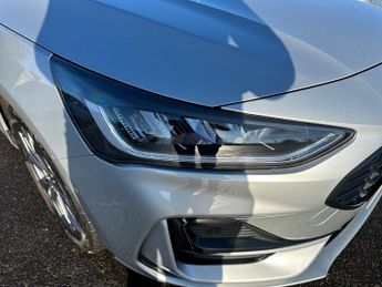 Ford Focus Estate ST-Line 1.0 MHEV 155PS Auto